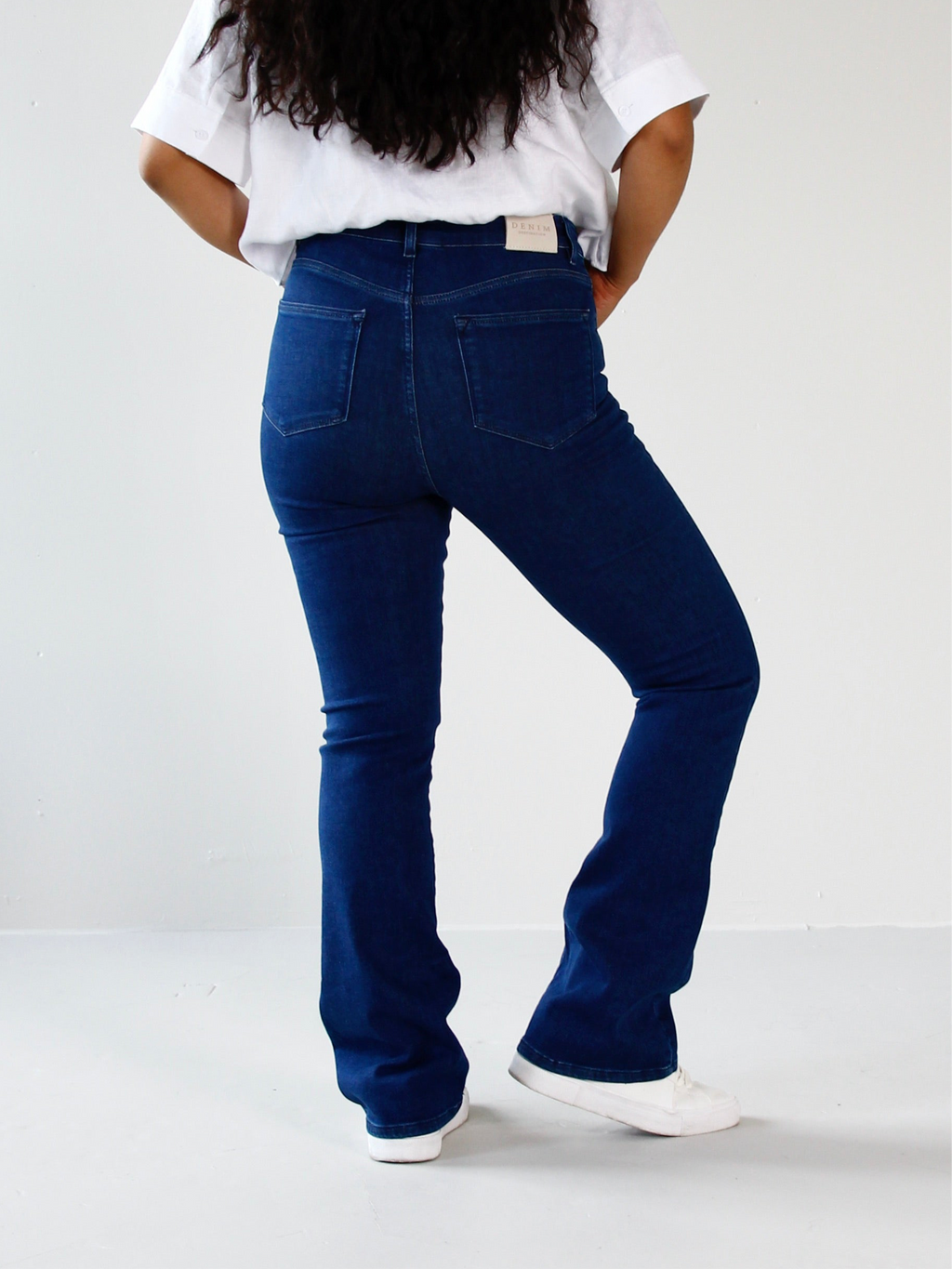 Wesley bootcut jeans til dame i Greek Blue