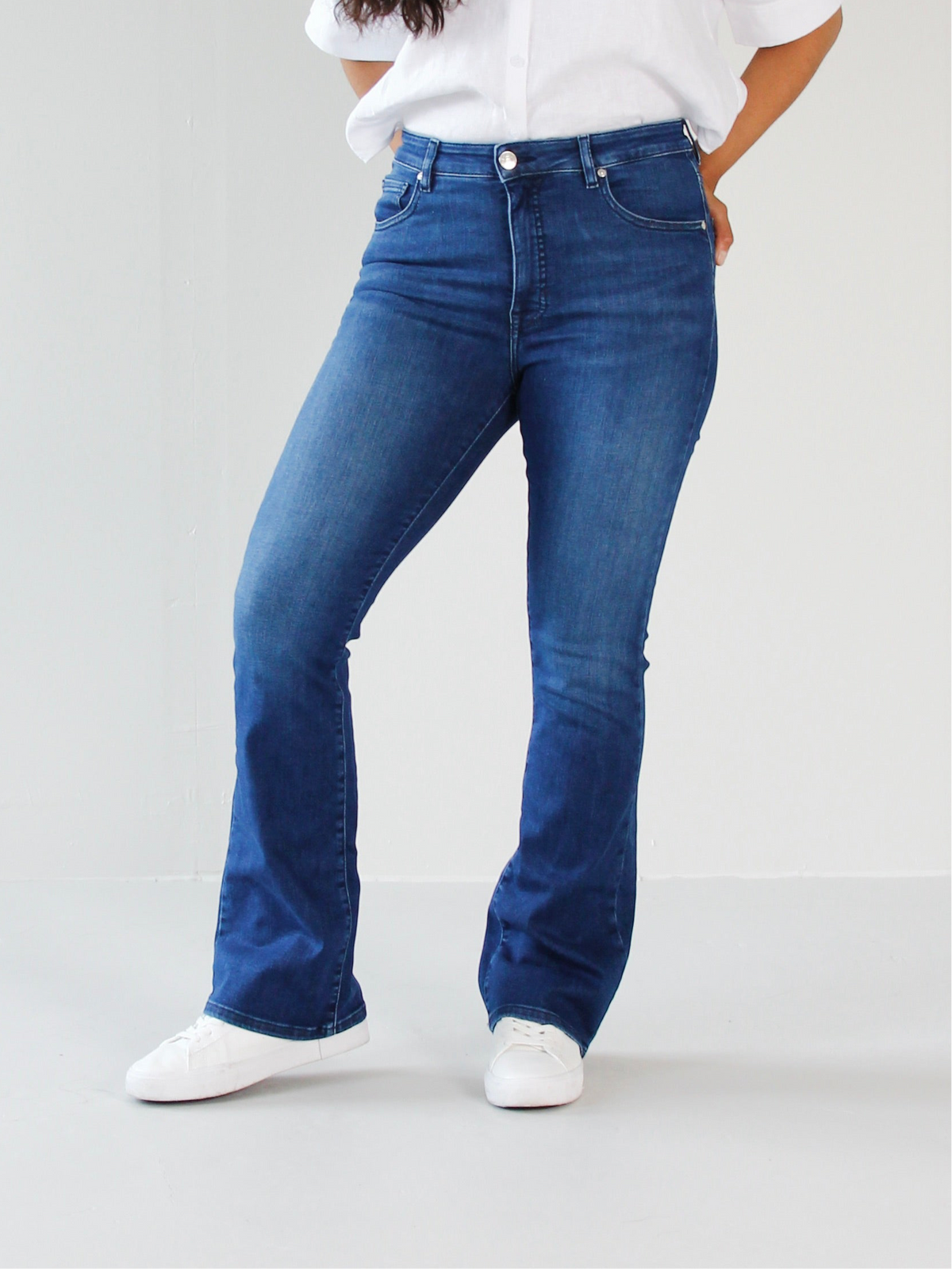 Wesley bootcut jeans til dame i Velvet Blue