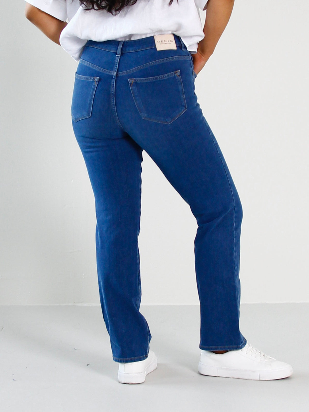 Violet straight jeans til dame i Stone Blue