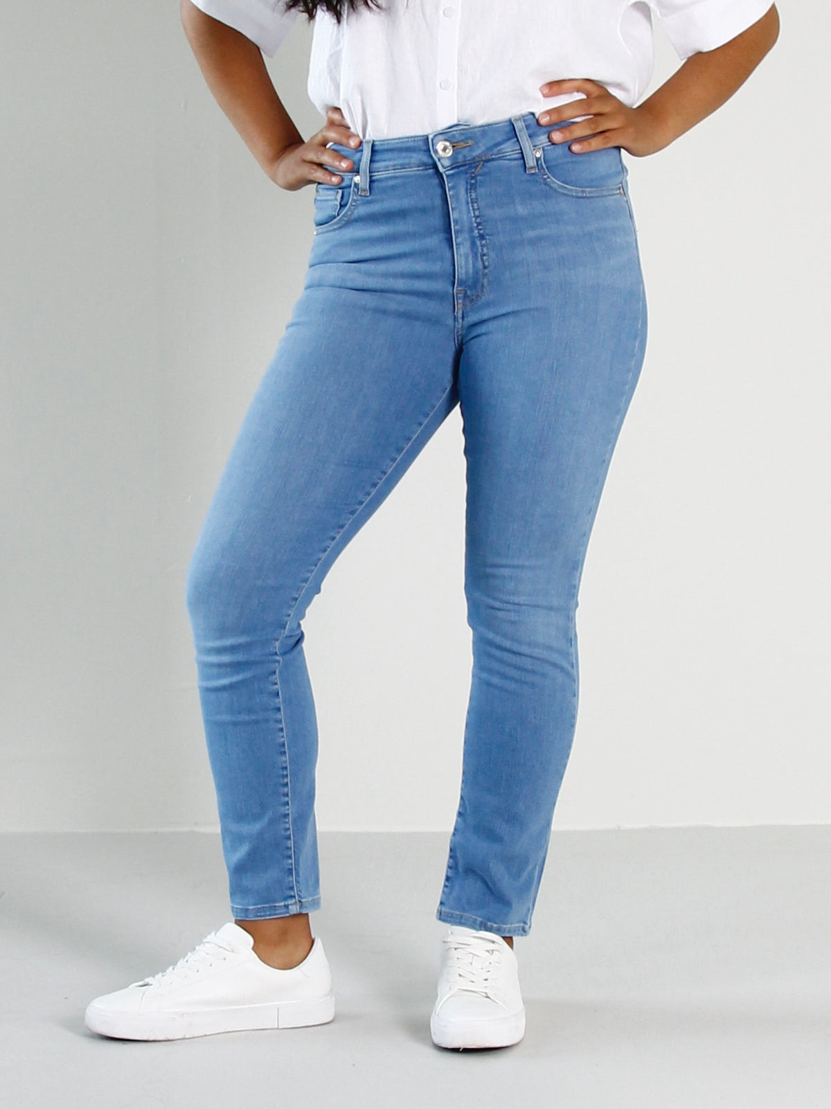 Anna slim jeans til dame i Riviera Blue