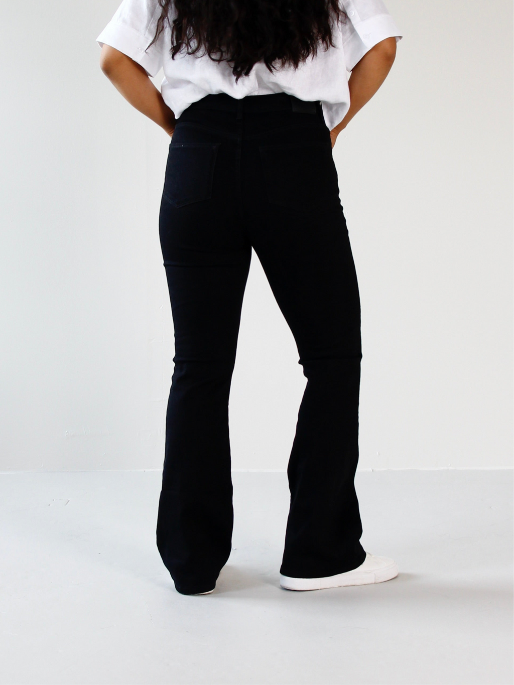 Svarte Wanda bootcut jeans til dame