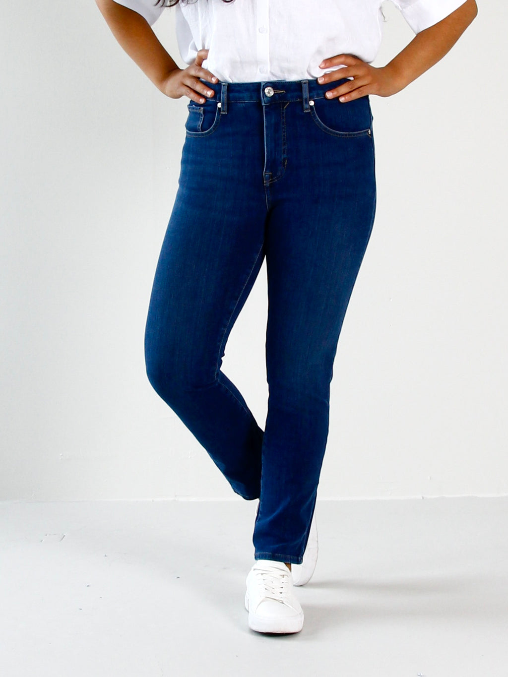 Eben tailored jeans til dame i Ocean Blue