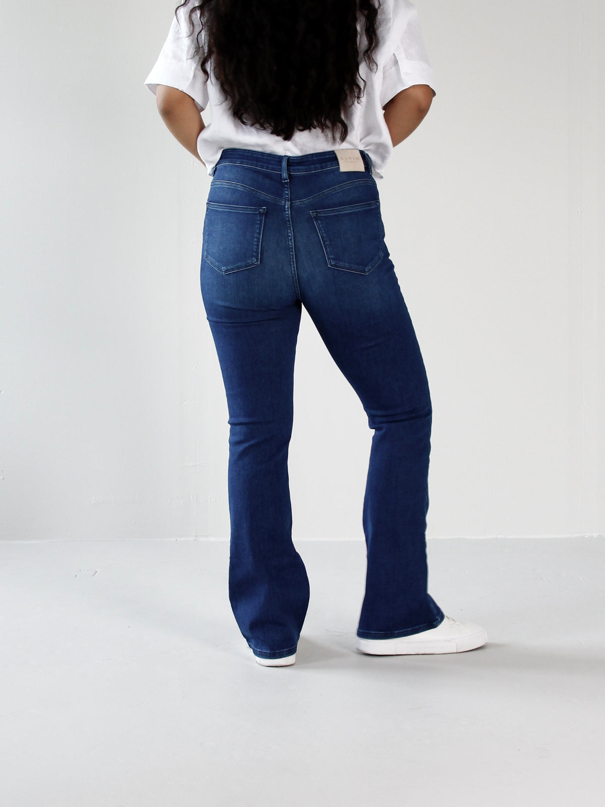 Wesley bootcut jeans til dame i Velvet Blue