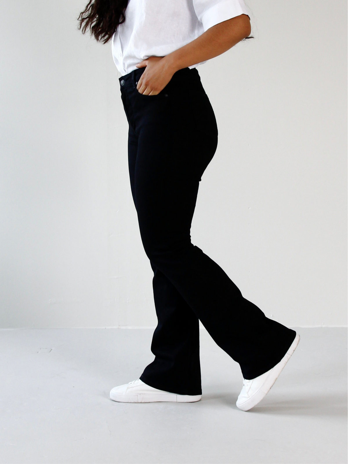 Svarte Wanda bootcut jeans til dame