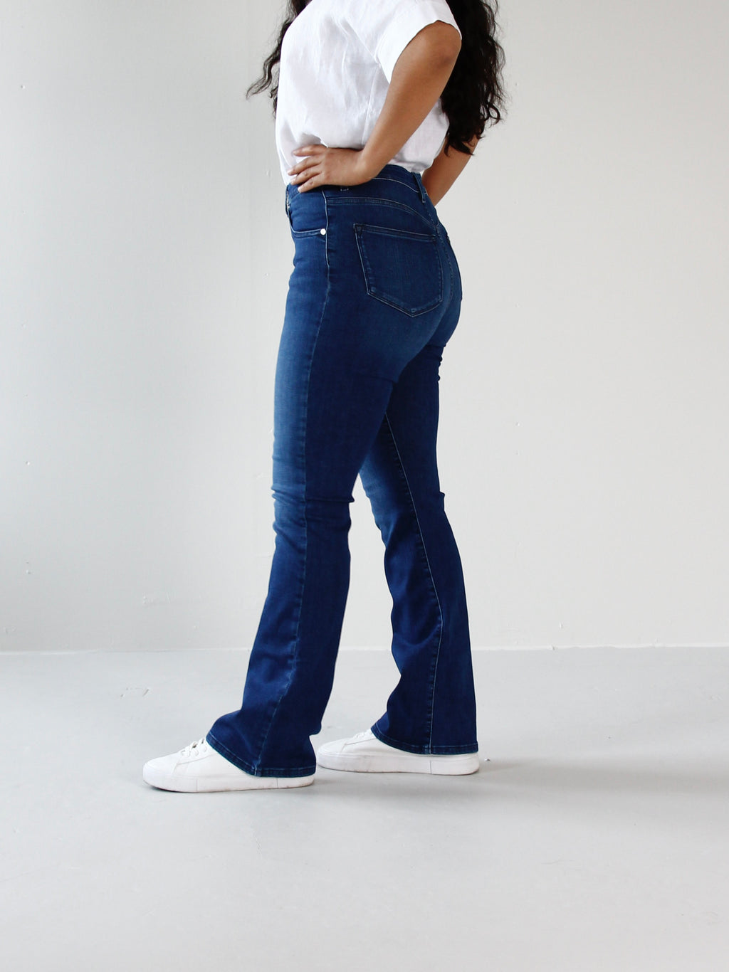 Wesley bootcut jeans til dame i Velvet Blue