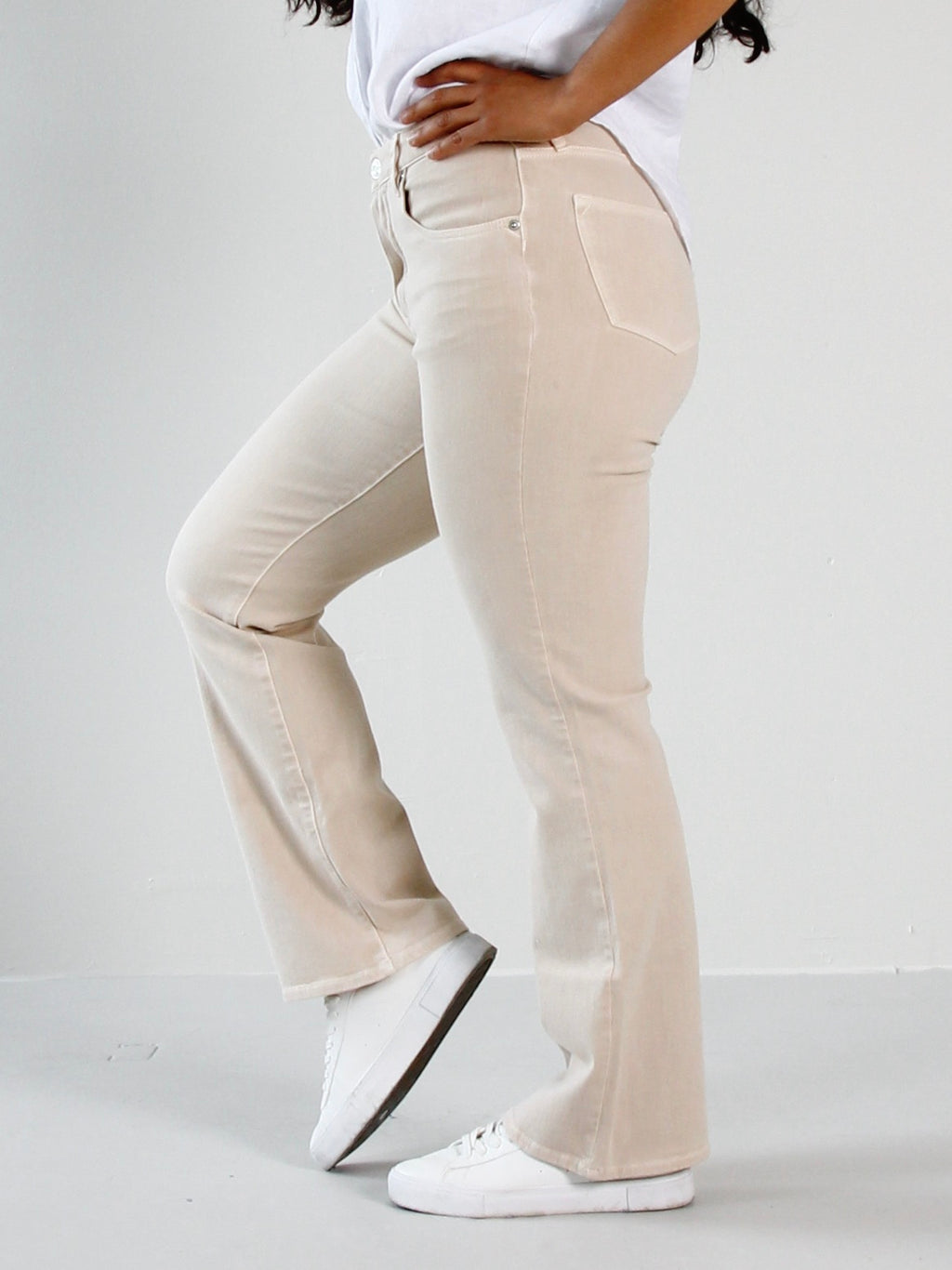 Wendy bootcut jeans til dame i Light Sand