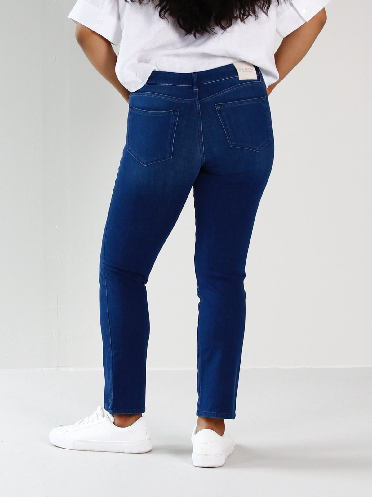 Emerald tailored jeans til dame i Pacific Blue