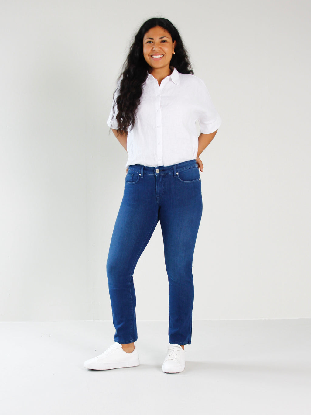 Emerald tailored jeans til dame i Pacific Blue