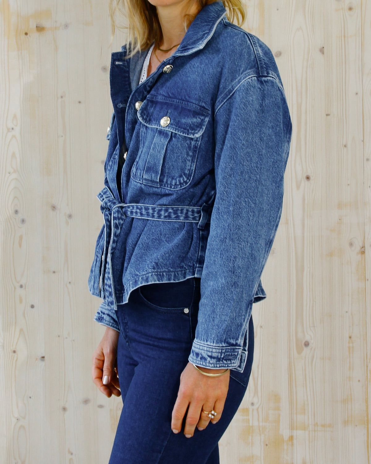 Marina denimjakke til dame med belte i Sailor Blue