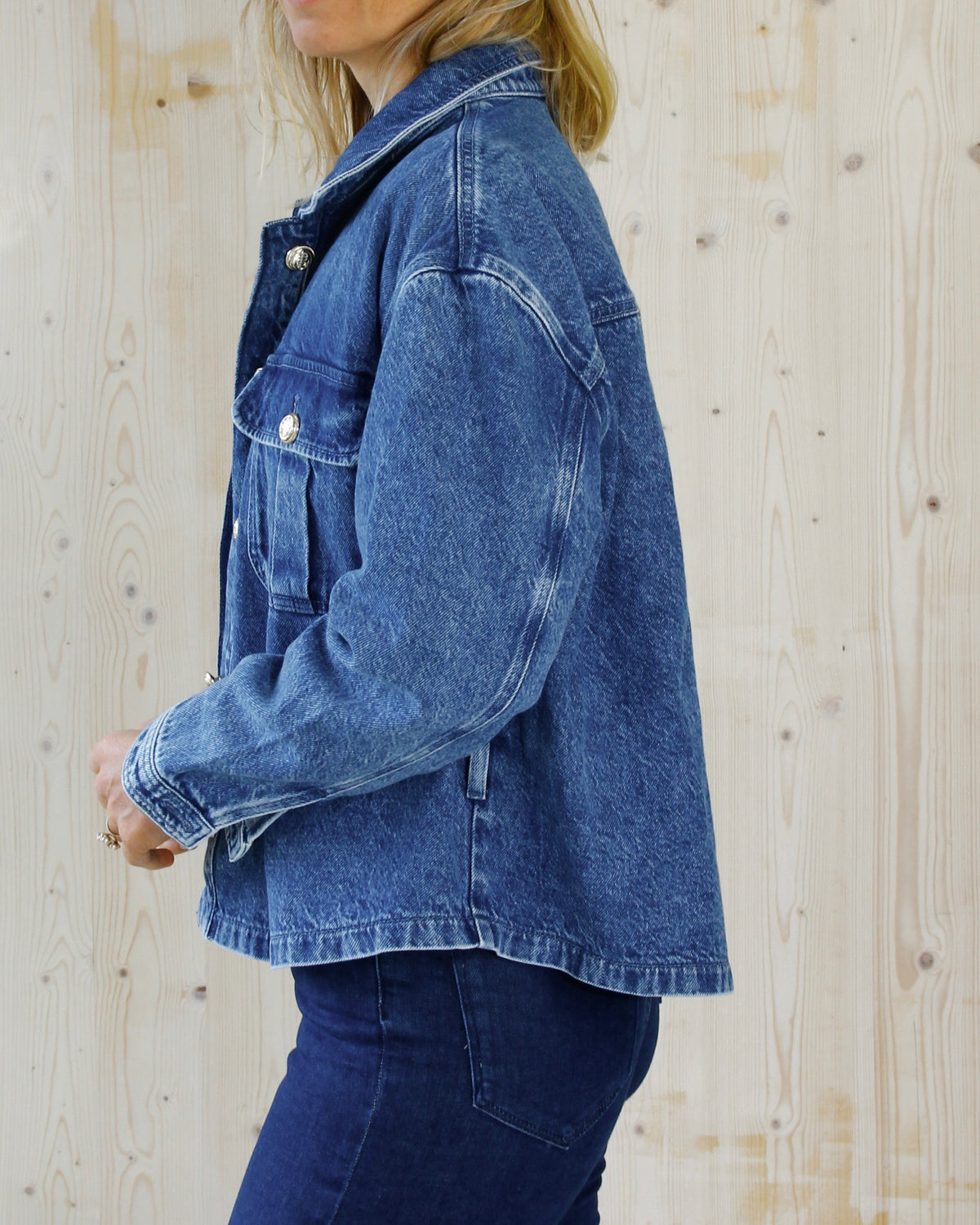 Marina denimjakke til dame med belte i Sailor Blue