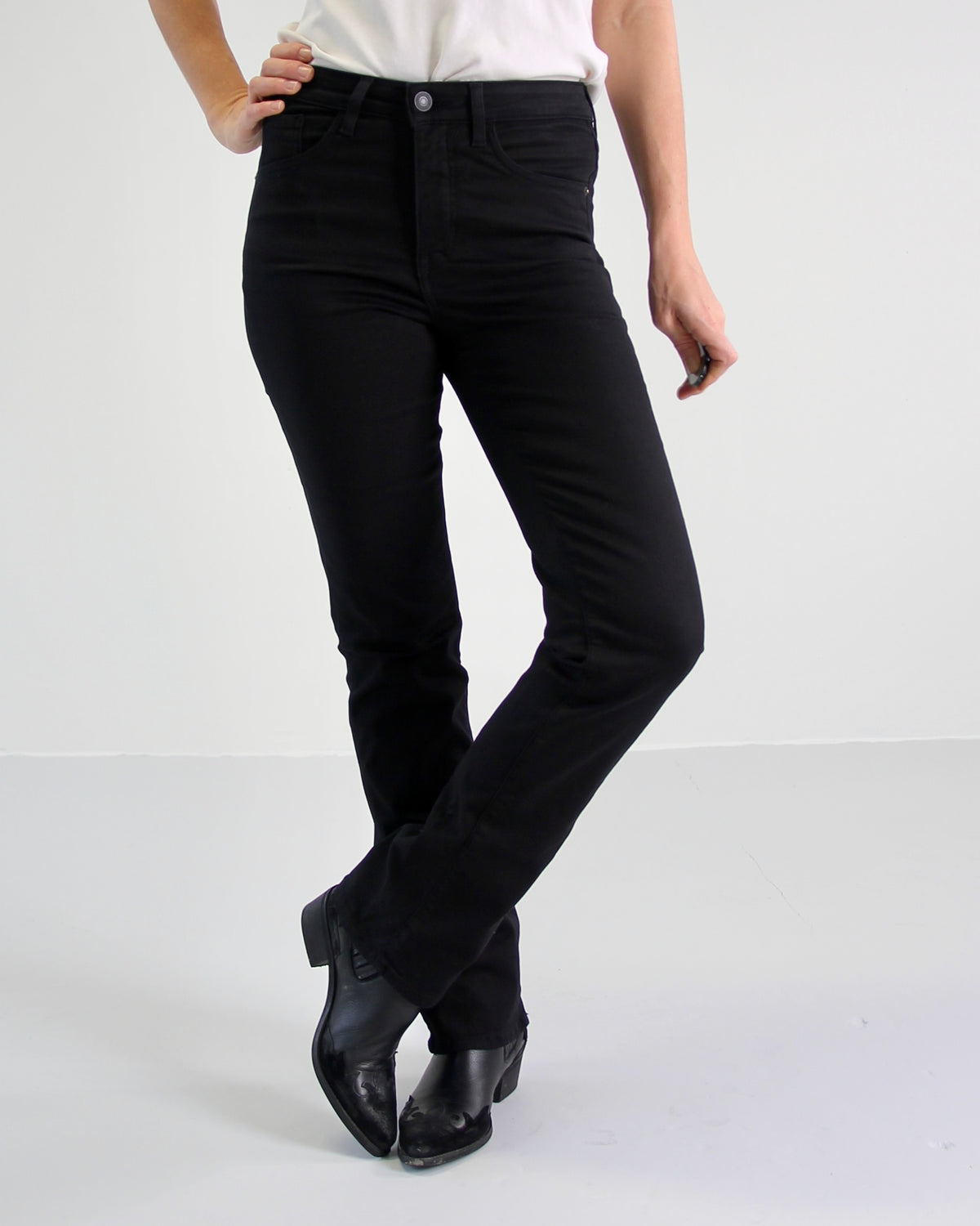Svarte straight jeans til dame