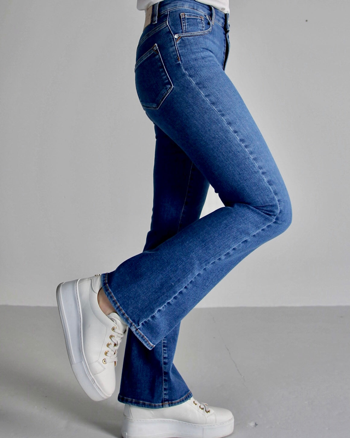 Wesley bootcut jeans dame – Stone Blue – Lenimé
