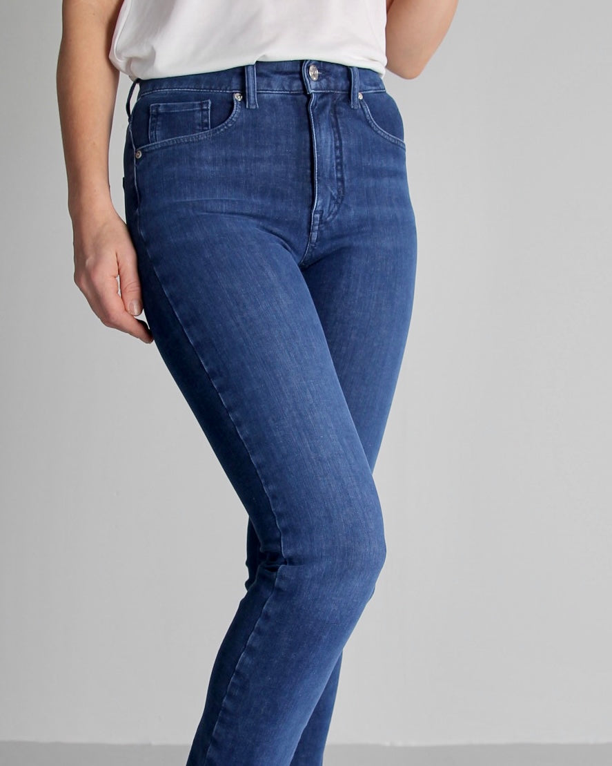Eben tailored jeans til dame i Greek Blue