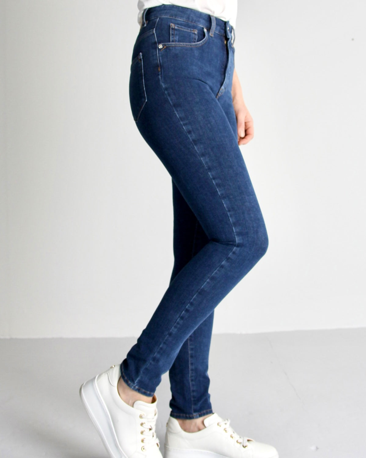 Ailin slim jeans til dame i Lake Blue
