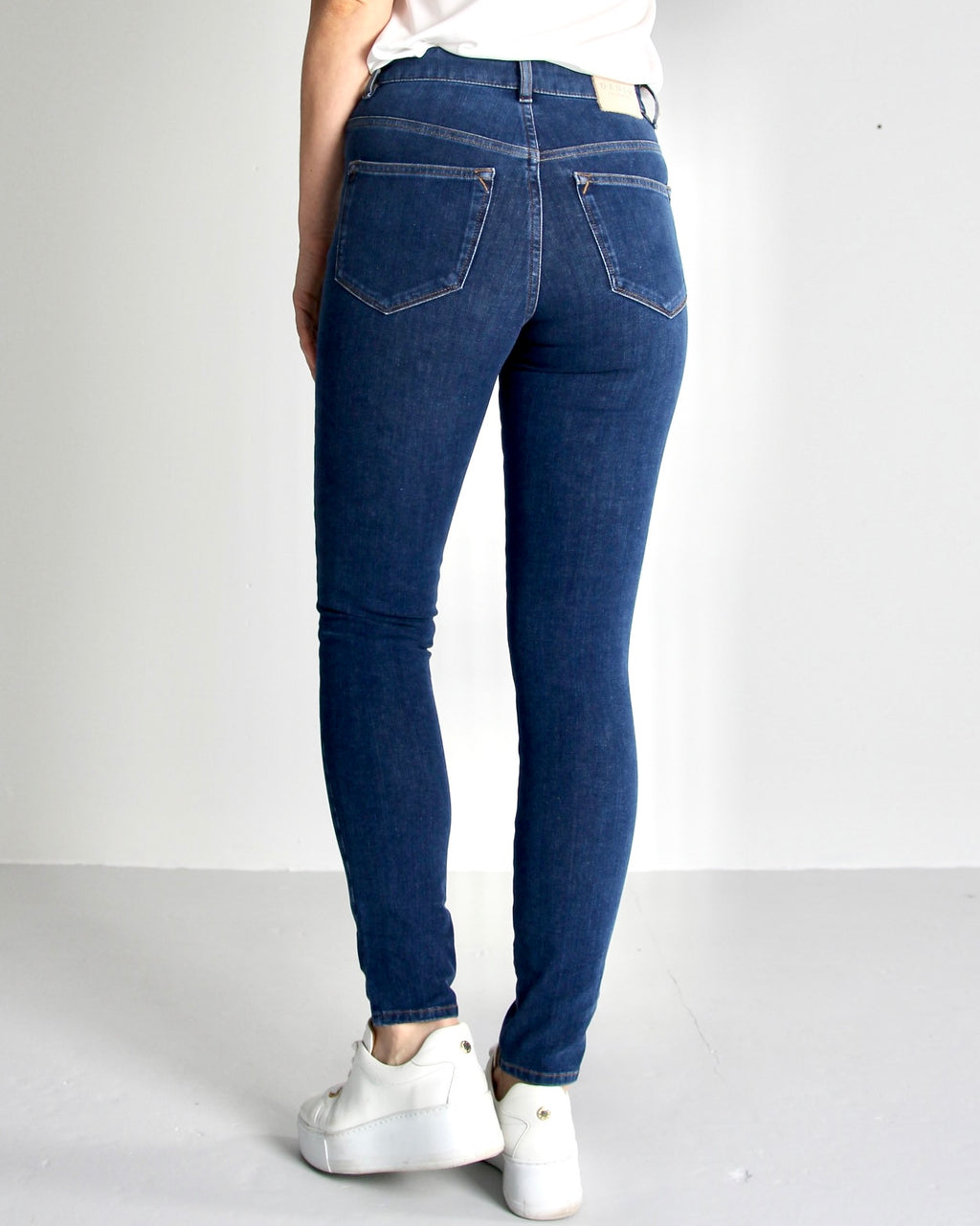 Ailin slim jeans til dame i Lake Blue