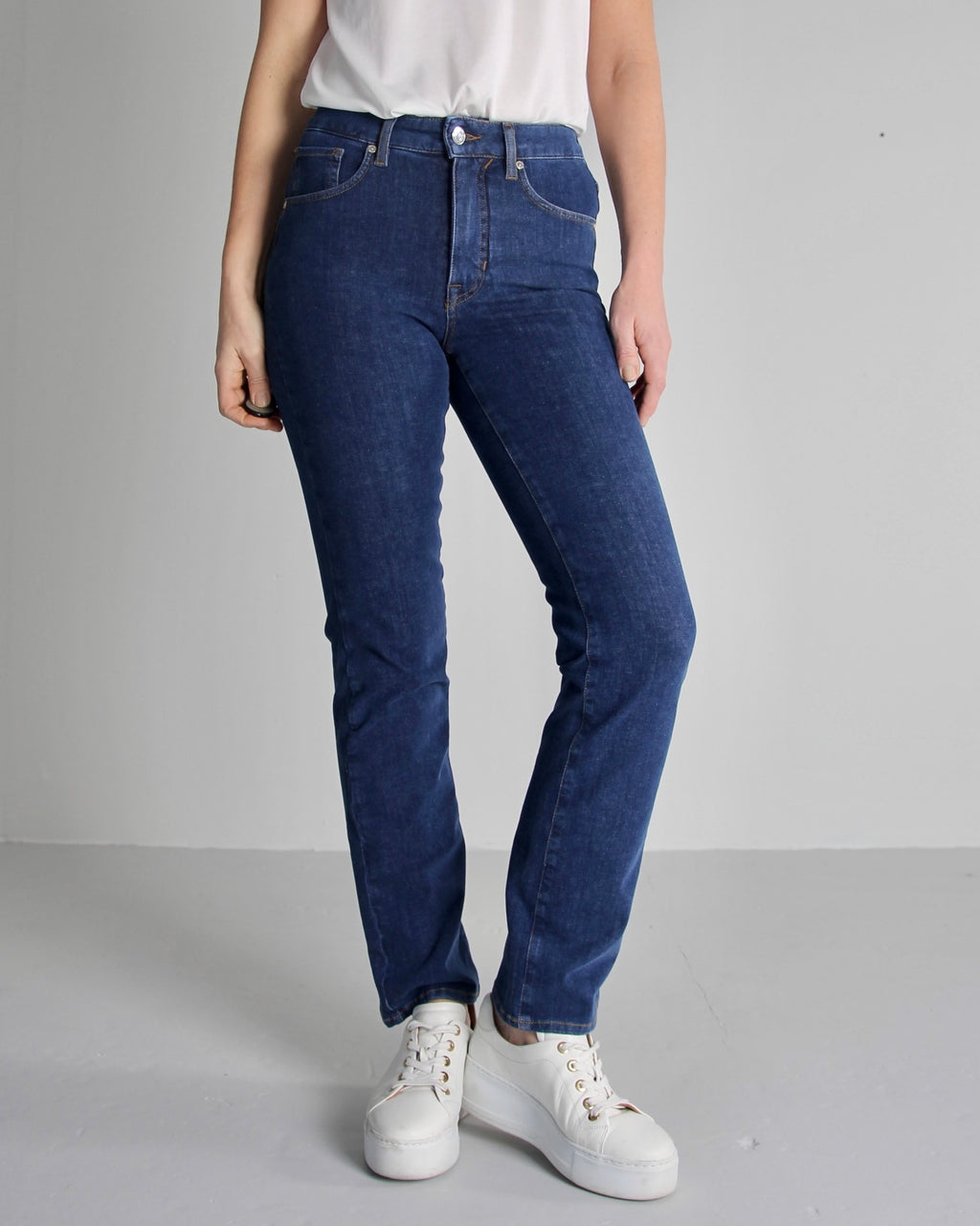 Violet straight jeans til dame i Lake Blue