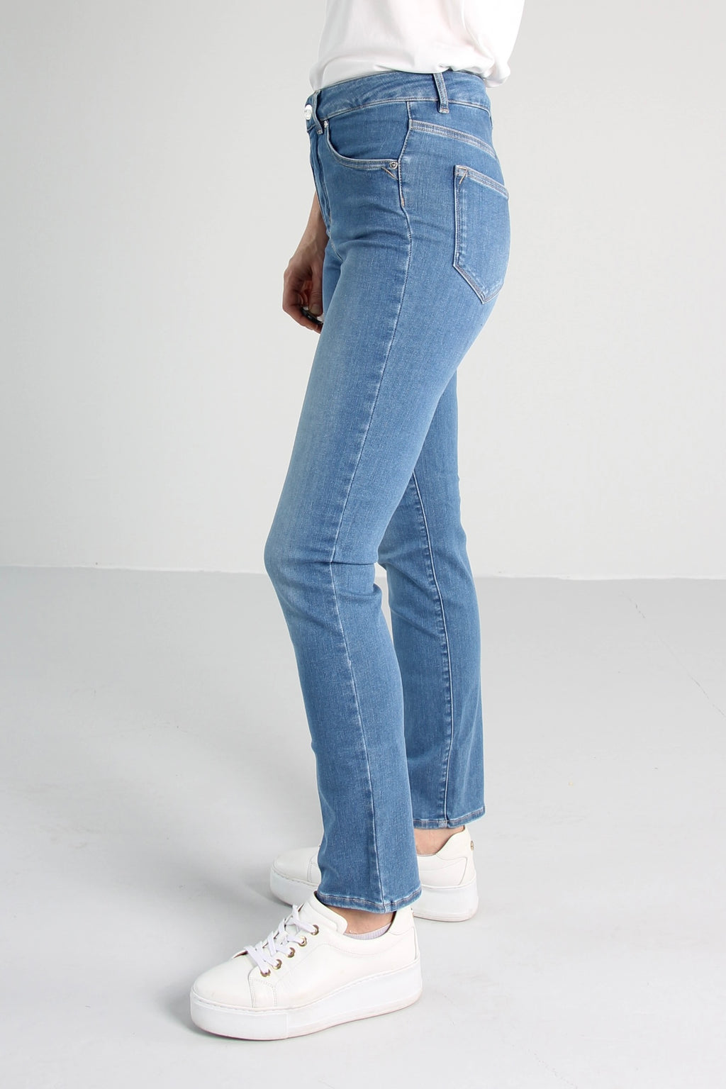 Ellery tailored jeans til dame i Sea Blue