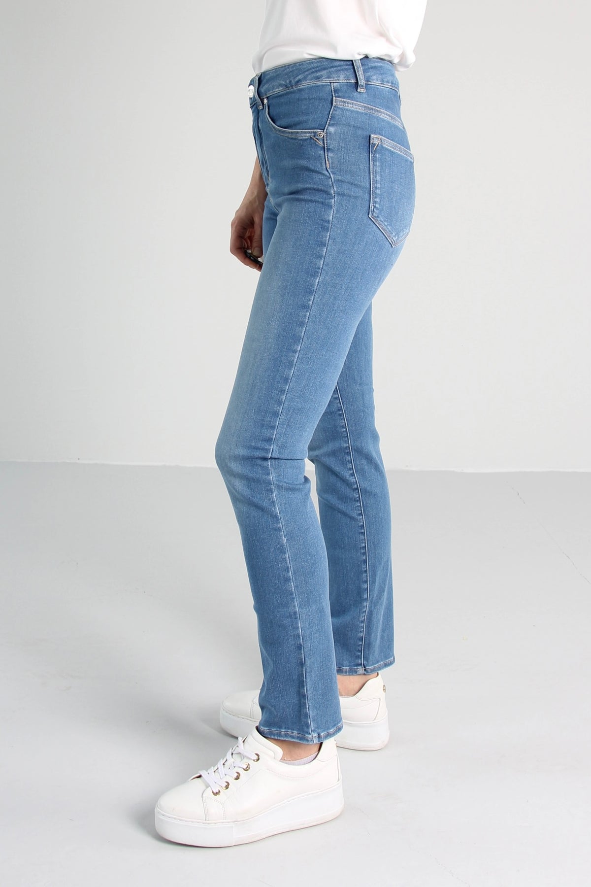 Ellery tailored jeans til dame i Sea Blue