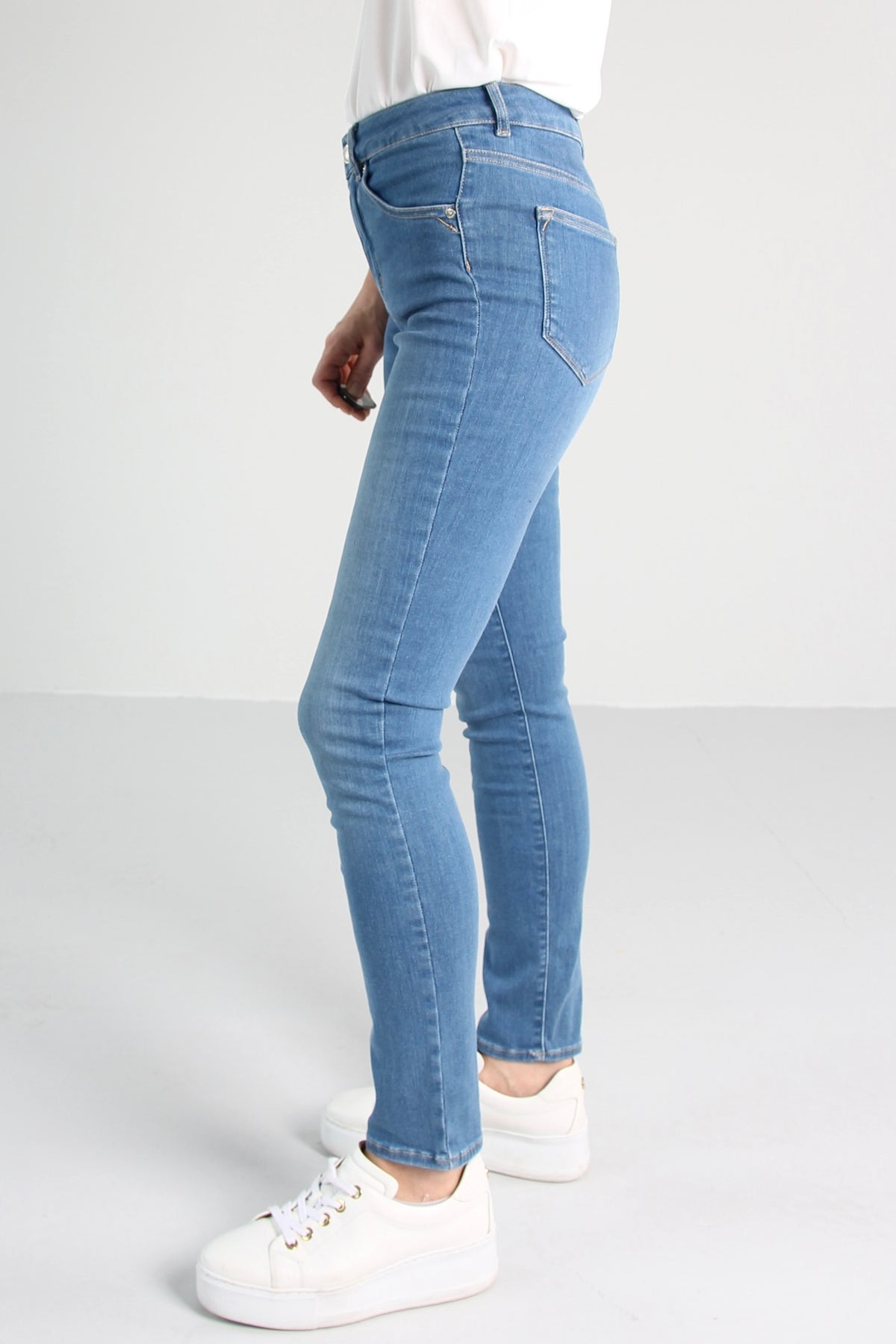 Ayla slim jeans til dame i Sea Blue