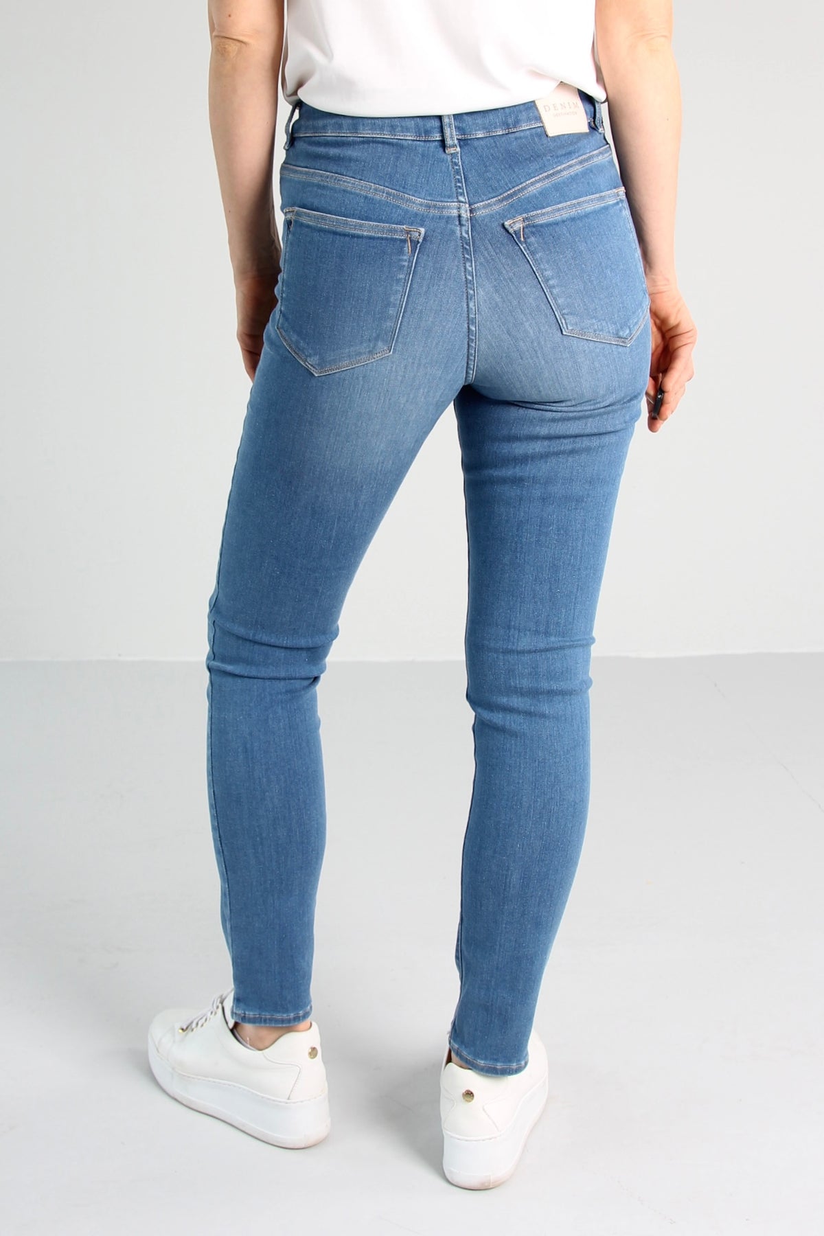 Ayla slim jeans til dame i Sea Blue