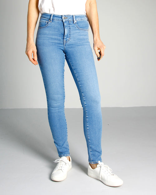 Anna slim jeans til dame i Riviera Blue