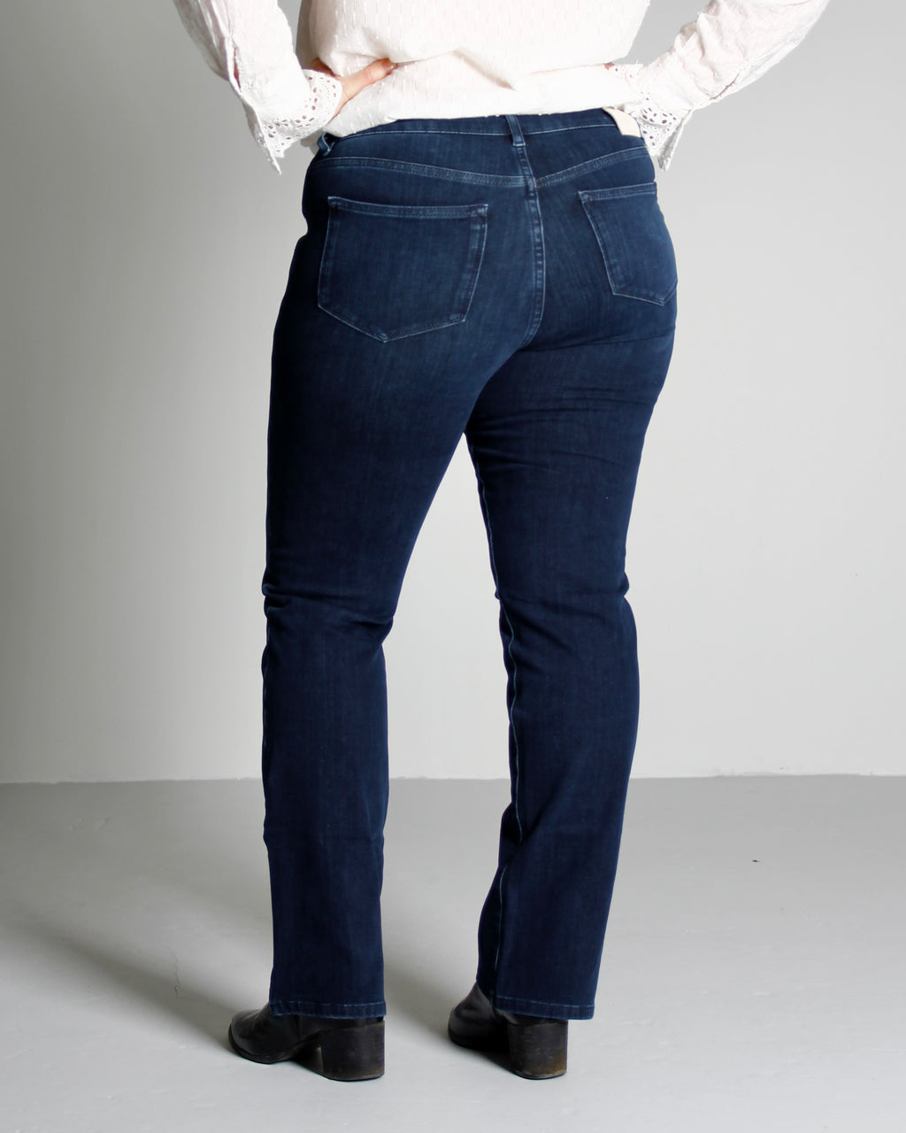 Violet straight jeans til dame i Night Sky