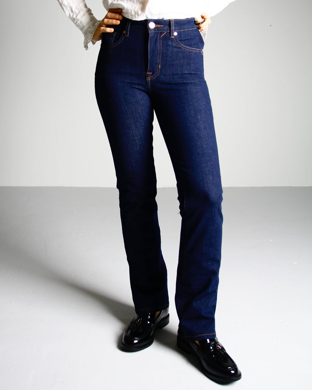 Violet straight jeans til dame i Evening Blue