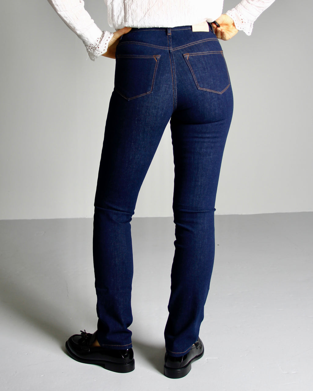 Eben tailored jeans til dame i Evening Blue