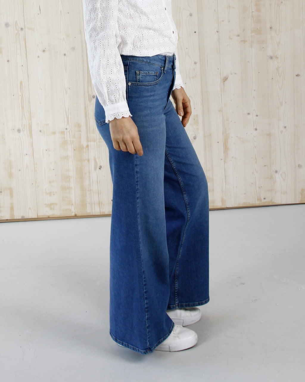 Bells wide leg jeans til dame i Blue Frost