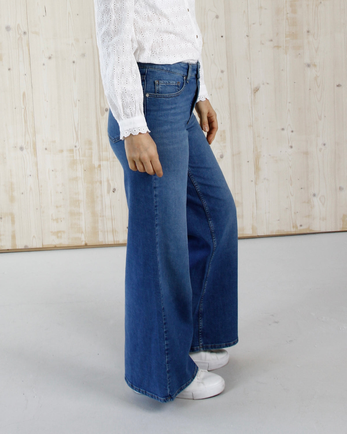 Bells wide leg jeans til dame i Blue Frost