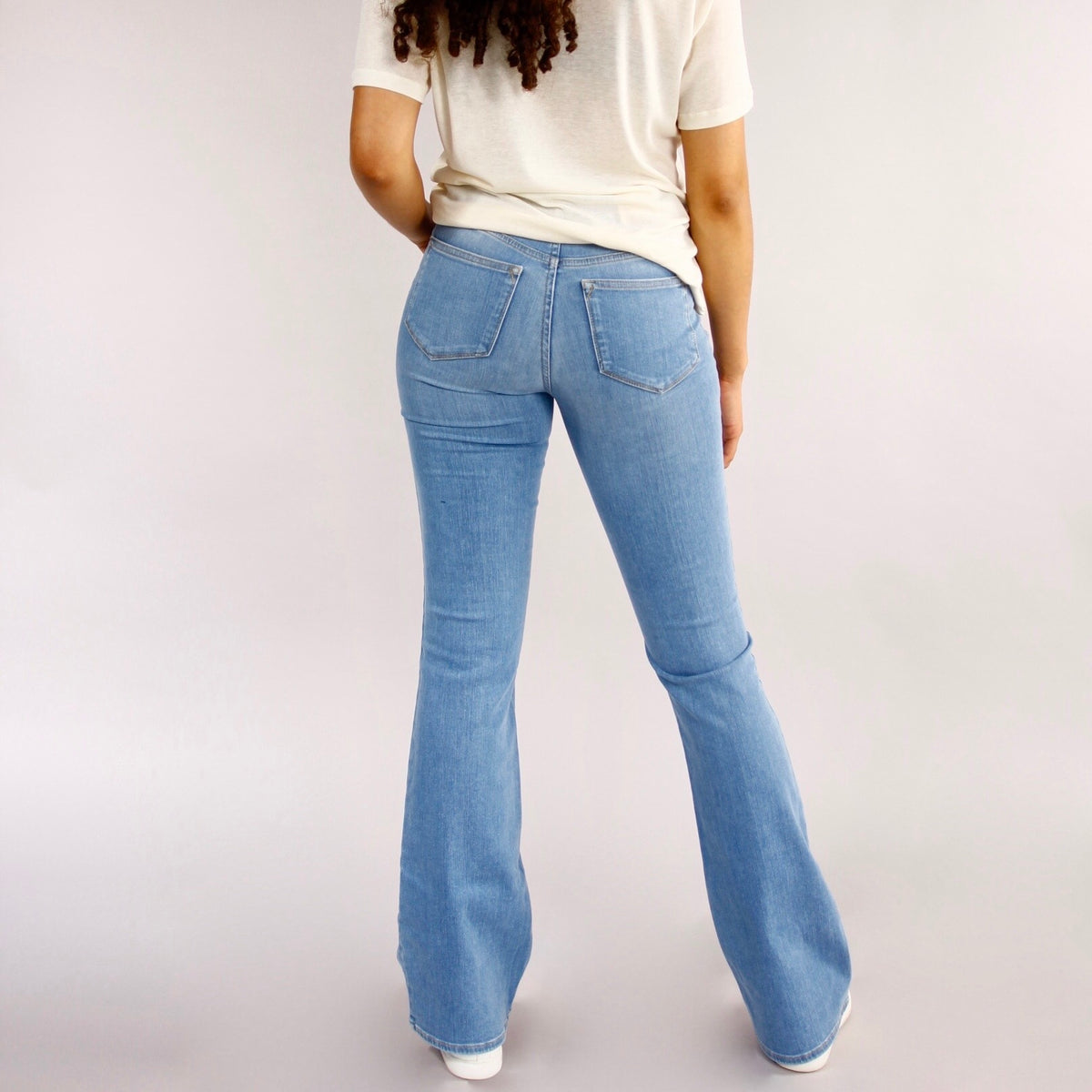 Willow bootcut jeans til dame i Riviera Blue
