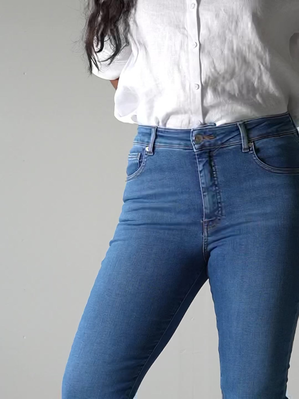 Video av Wesley bootcut jeans til dame i Stone Blue