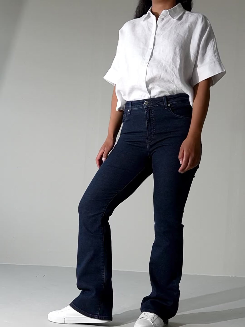 Video av Wesley bootcut jeans til dame i Deep Sea