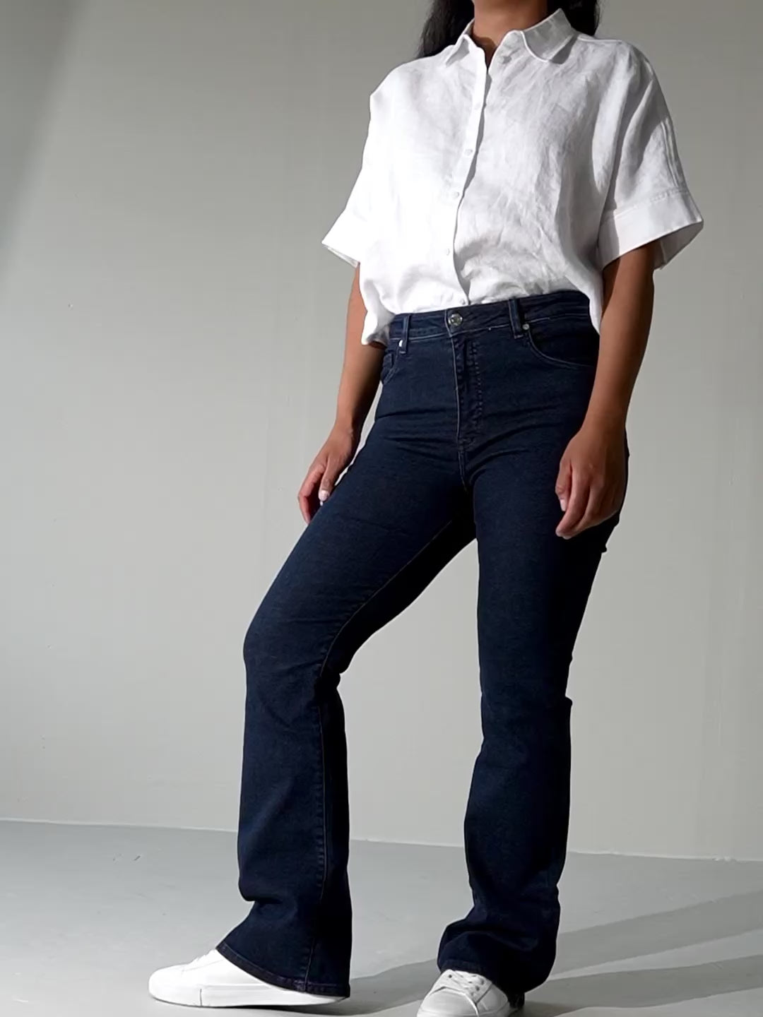 Video av Wesley bootcut jeans til dame i Deep Sea
