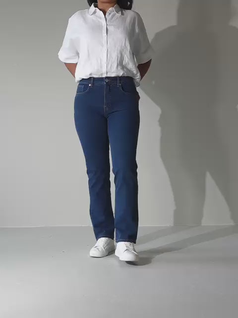 Video av Violet straight jeans til dame i Lake Blue