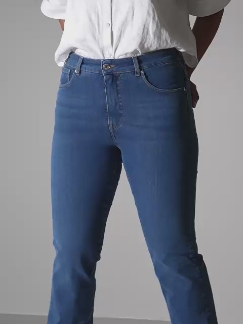 Video av Violet straight jeans til dame i Stone Blue
