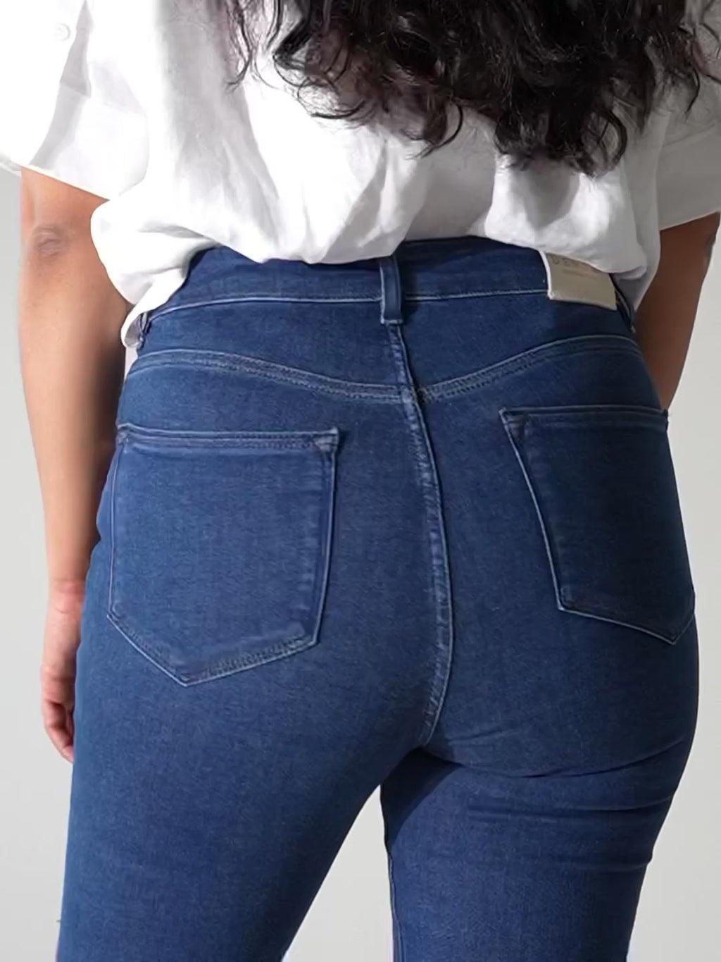 Video av Wesley bootcut jeans til dame i Greek Blue