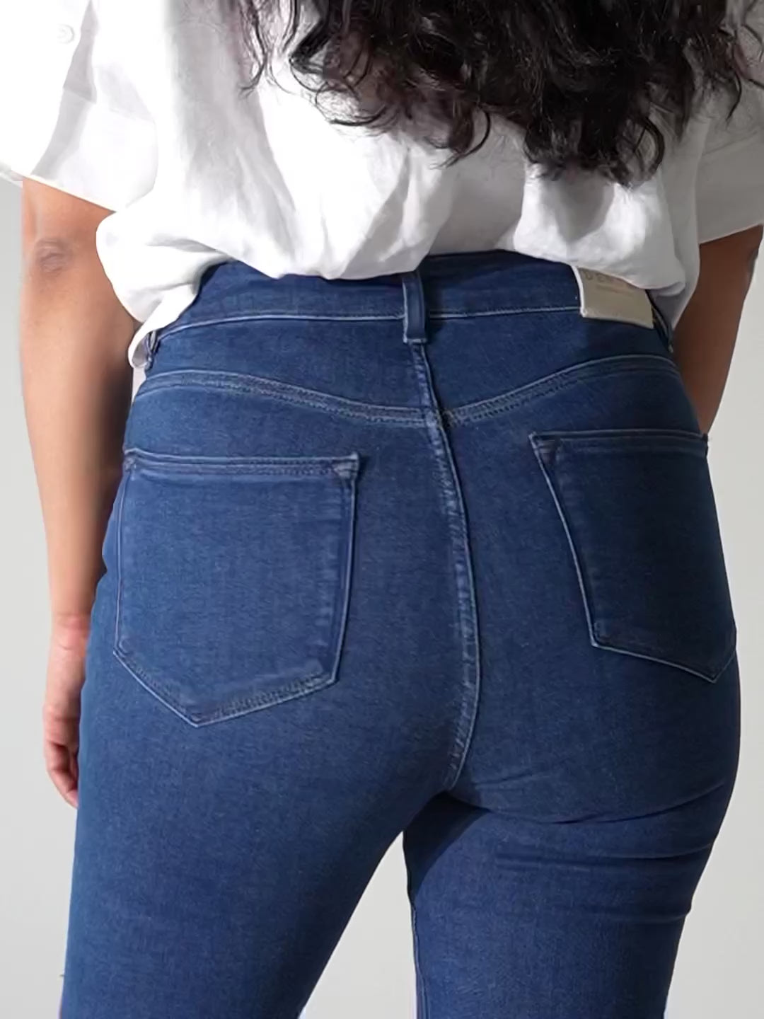 Video av Wesley bootcut jeans til dame i Greek Blue