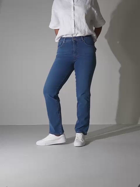 Video av Violet straight jeans til dame i Stone Blue
