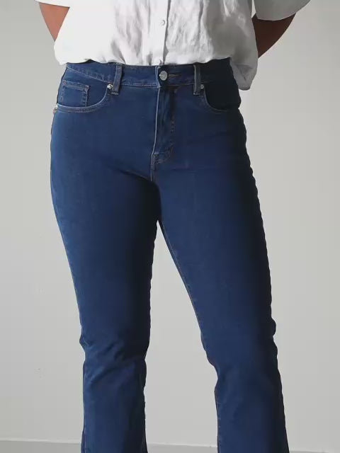 Video av Violet straight jeans til dame i Lake Blue