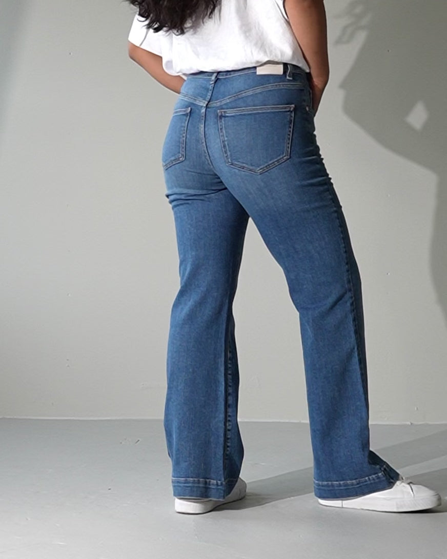 Video av Hazel bootcut jeans til dame i Sea Blue