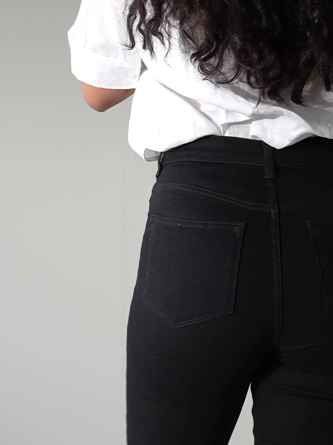 Video av svarte Wanda bootcut jeans til dame