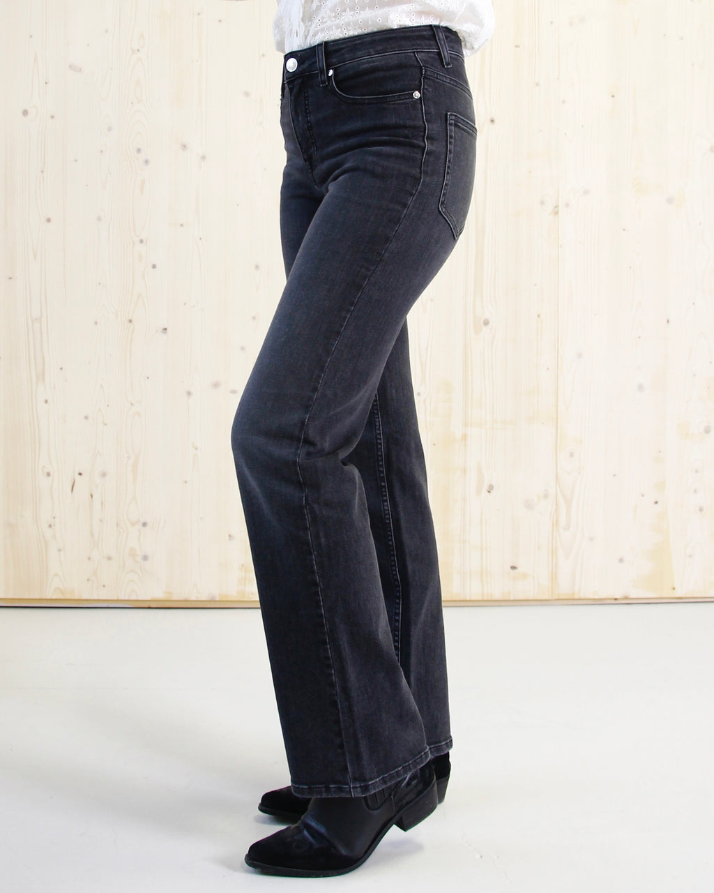 Terra straight jeans til dame i Grey Shadow