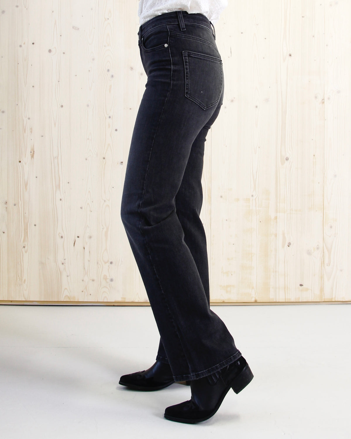 Terra straight jeans til dame i Grey Shadow