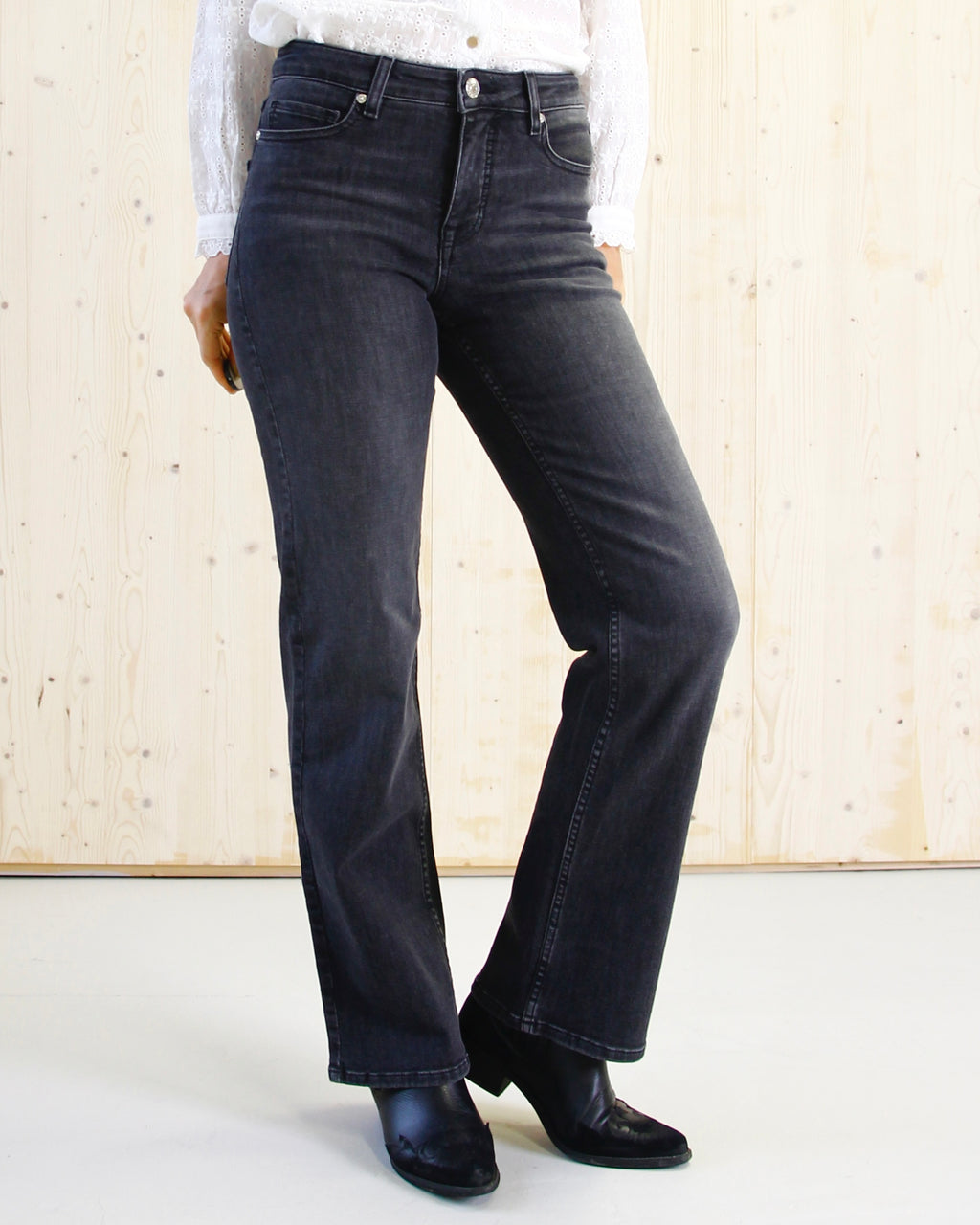 Terra straight jeans til dame i Grey Shadow